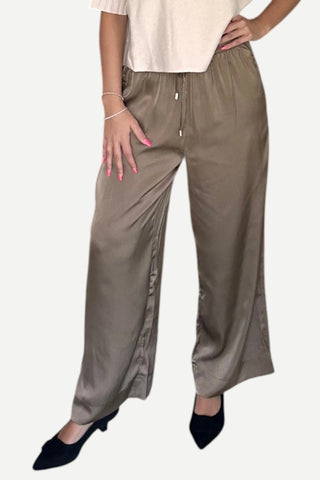 The Holiday Collective Greer Pant, Khaki