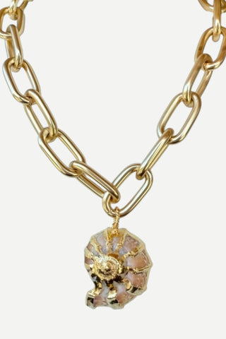 Allie Beads Gold Chain Necklace & Seashell Pendant