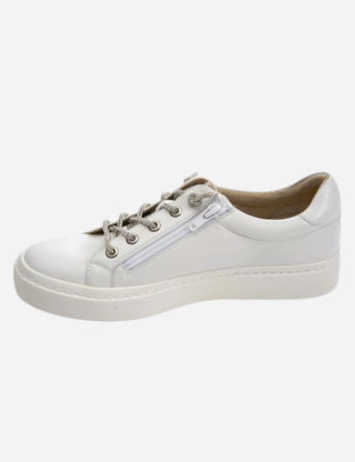 Vaneli Yasin, White