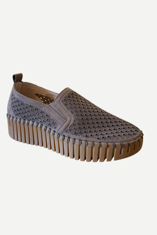 Ilse Jacobsen Tulip Flat Slip-on Wedge, Black with Mocha Sole