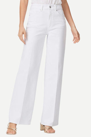 Paige Billy, Crisp White